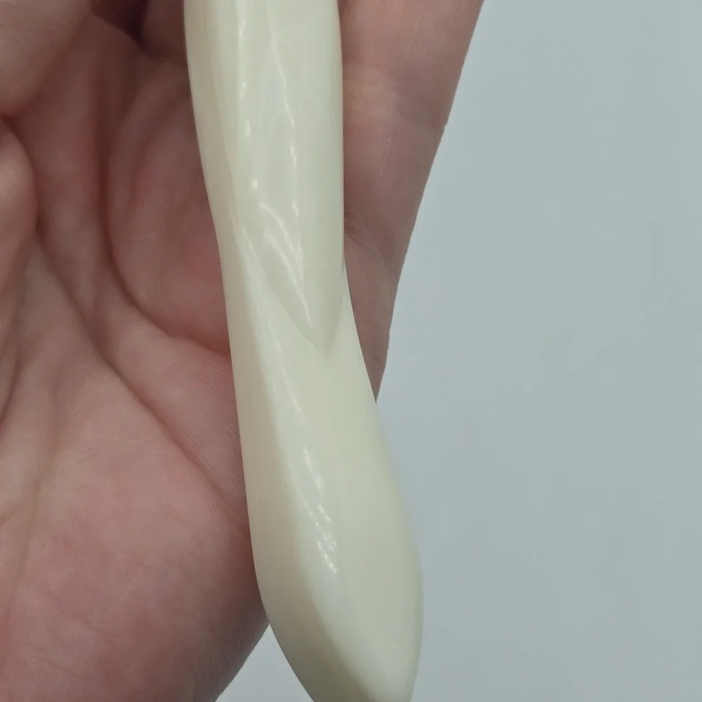 Cutco 1759 JG Table Knife Pearl White Handle Serrated Steak Knife Made In USA